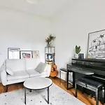 Bright Apartment For 2 People - Paris 20